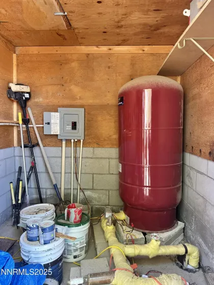 58 Lois, Round Mountain, Nevada 89045, 3 Bedrooms Bedrooms, ,2 BathroomsBathrooms,Residential,Residential,Lois,250054346