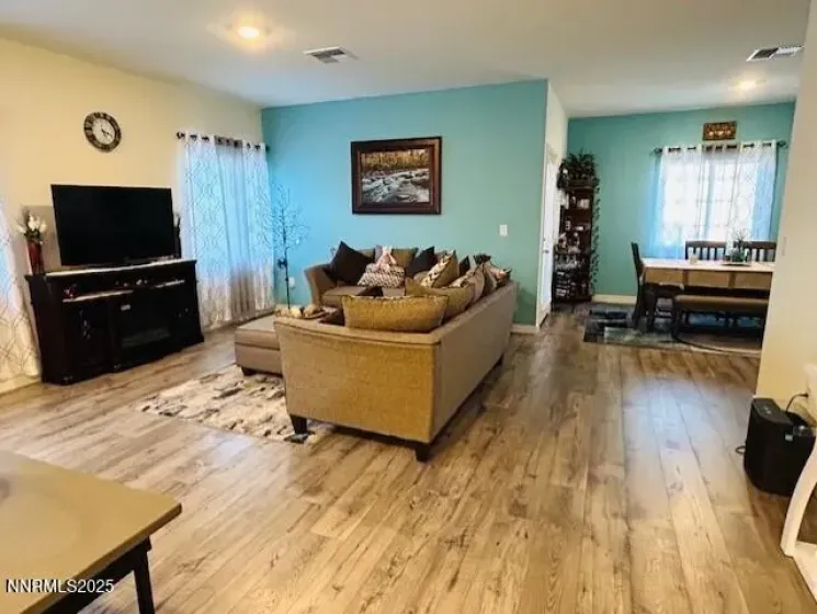 1004 Conifer, Fallon, Nevada 89406, 3 Bedrooms Bedrooms, ,2 BathroomsBathrooms,Residential,Residential,Conifer,250057138