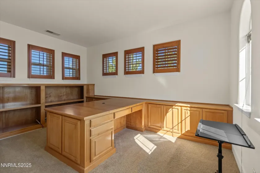 2966 Eagle Rock, Reno, Nevada 89511, 5 Bedrooms Bedrooms, ,5 BathroomsBathrooms,Residential,Residential,Eagle Rock,250057140