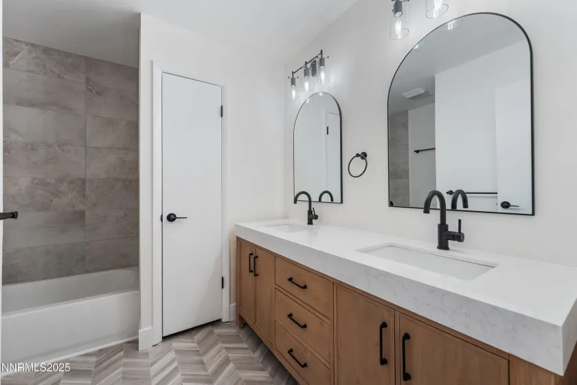 621 Smithridge, Reno, Nevada 89502, 2 Bedrooms Bedrooms, ,2 BathroomsBathrooms,Residential,Residential,Smithridge,250057143