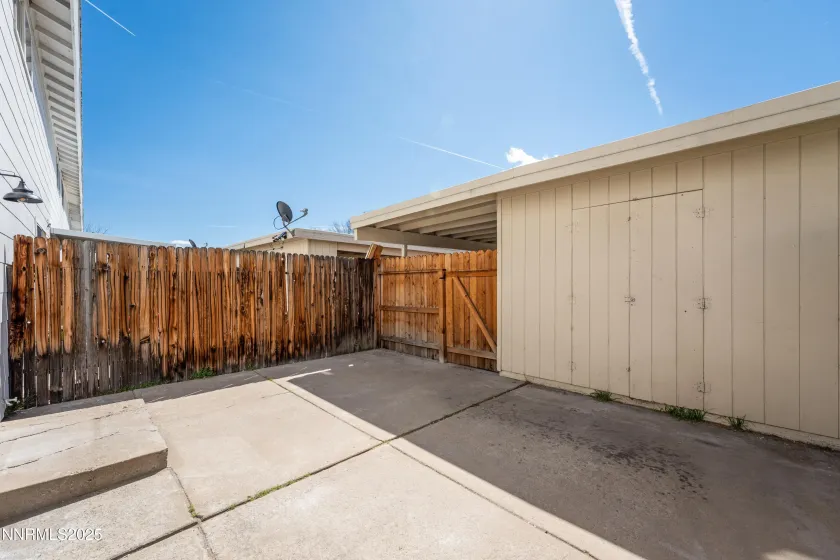 621 Smithridge, Reno, Nevada 89502, 2 Bedrooms Bedrooms, ,2 BathroomsBathrooms,Residential,Residential,Smithridge,250057143