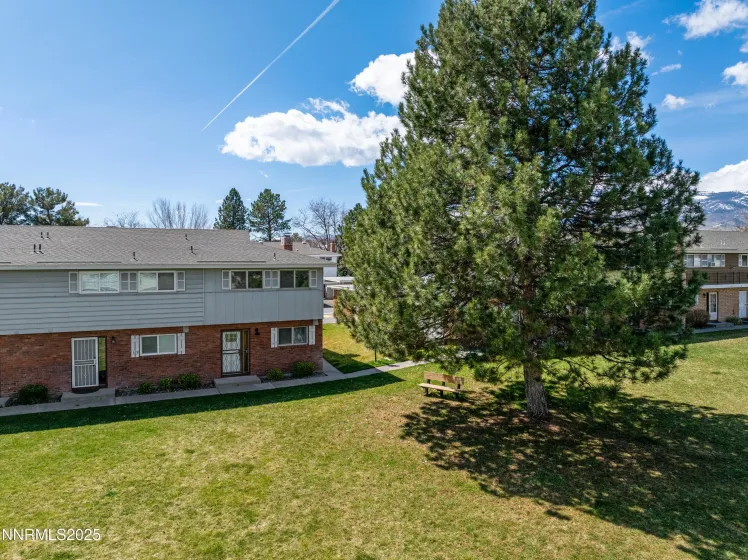 621 Smithridge, Reno, Nevada 89502, 2 Bedrooms Bedrooms, ,2 BathroomsBathrooms,Residential,Residential,Smithridge,250057143