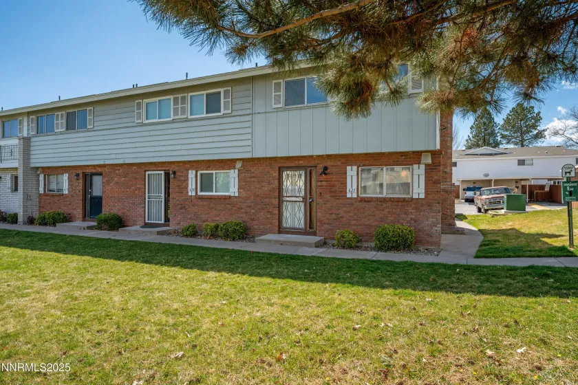 621 Smithridge, Reno, Nevada 89502, 2 Bedrooms Bedrooms, ,2 BathroomsBathrooms,Residential,Residential,Smithridge,250057143