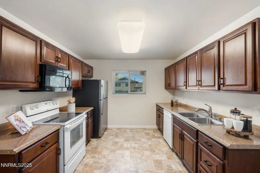 3264 Barbara, Reno, Nevada 89503, 3 Bedrooms Bedrooms, ,2 BathroomsBathrooms,Residential,Residential,Barbara,250057147
