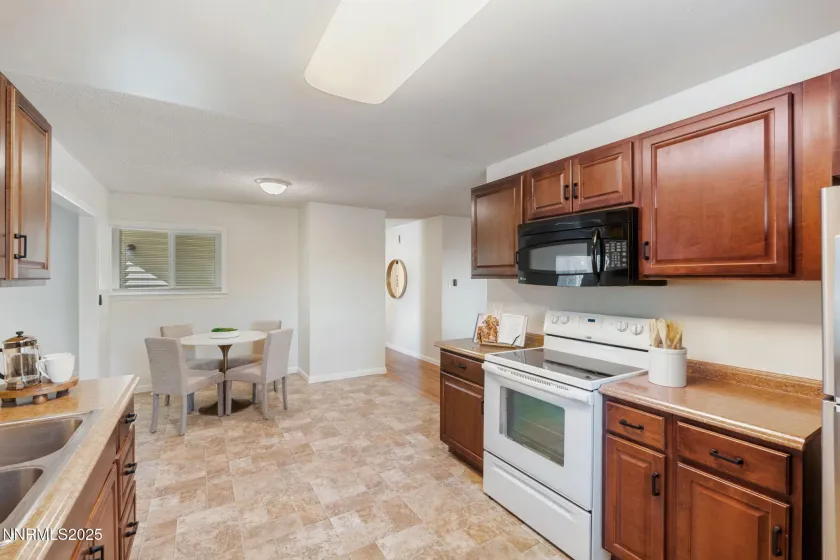 3264 Barbara, Reno, Nevada 89503, 3 Bedrooms Bedrooms, ,2 BathroomsBathrooms,Residential,Residential,Barbara,250057147
