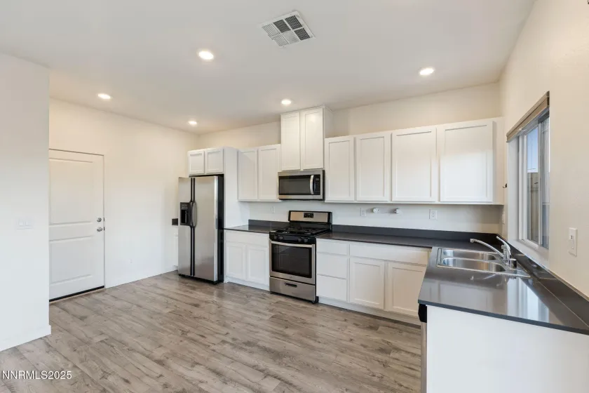 8791 Portia, Reno, Nevada 89506, 4 Bedrooms Bedrooms, ,3 BathroomsBathrooms,Residential,Residential,Portia,250057153