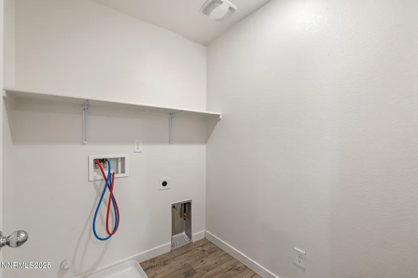 8791 Portia, Reno, Nevada 89506, 4 Bedrooms Bedrooms, ,3 BathroomsBathrooms,Residential,Residential,Portia,250057153