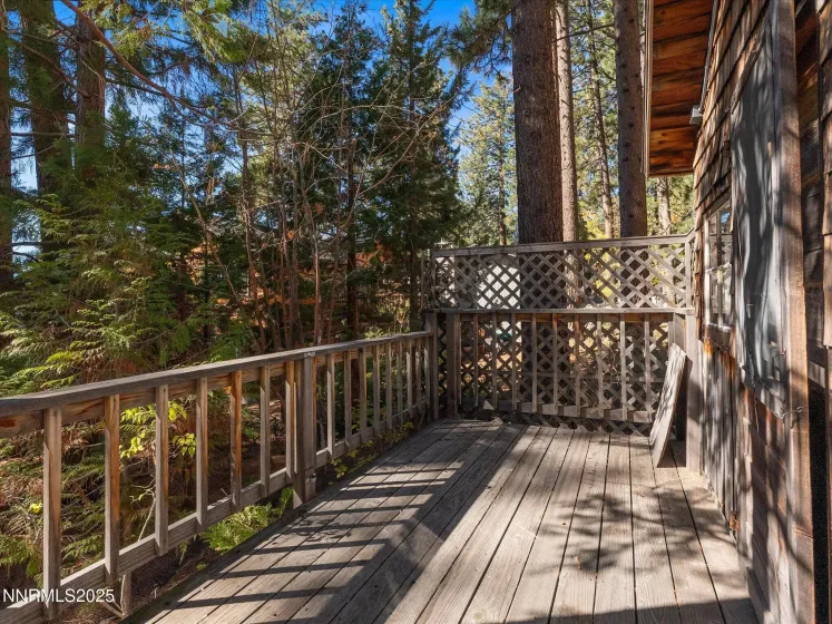 Cabin 2 deck