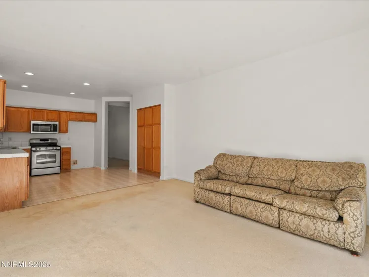 805 Sauvignon, Reno, Nevada 89506, 4 Bedrooms Bedrooms, ,2 BathroomsBathrooms,Residential,Residential,Sauvignon,250057159