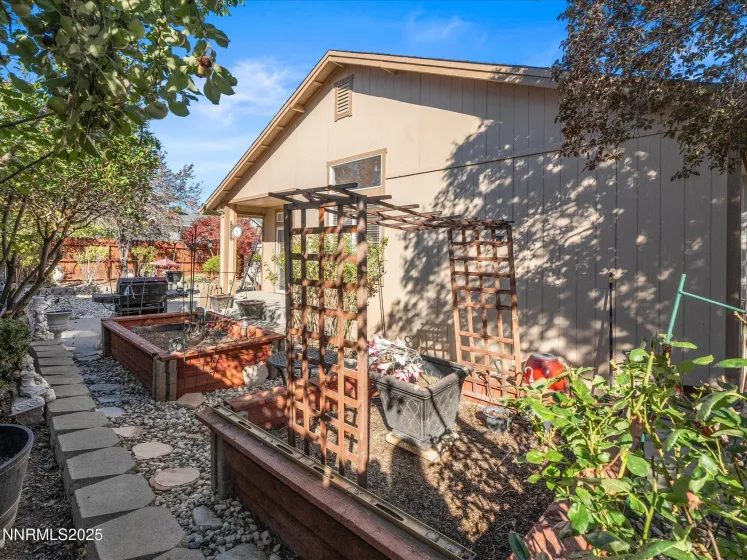 805 Sauvignon, Reno, Nevada 89506, 4 Bedrooms Bedrooms, ,2 BathroomsBathrooms,Residential,Residential,Sauvignon,250057159