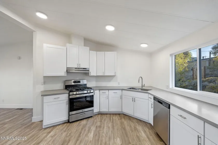 230 Medgar, Reno, Nevada 89506, 4 Bedrooms Bedrooms, ,2 BathroomsBathrooms,Residential,Residential,Medgar,250057170