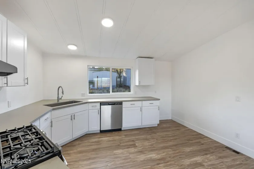 230 Medgar, Reno, Nevada 89506, 4 Bedrooms Bedrooms, ,2 BathroomsBathrooms,Residential,Residential,Medgar,250057170
