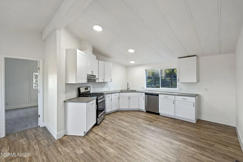 230 Medgar, Reno, Nevada 89506, 4 Bedrooms Bedrooms, ,2 BathroomsBathrooms,Residential,Residential,Medgar,250057170