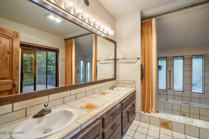 3355 Markridge, Reno, Nevada 89509, 4 Bedrooms Bedrooms, ,3 BathroomsBathrooms,Residential,Residential,Markridge,250057134