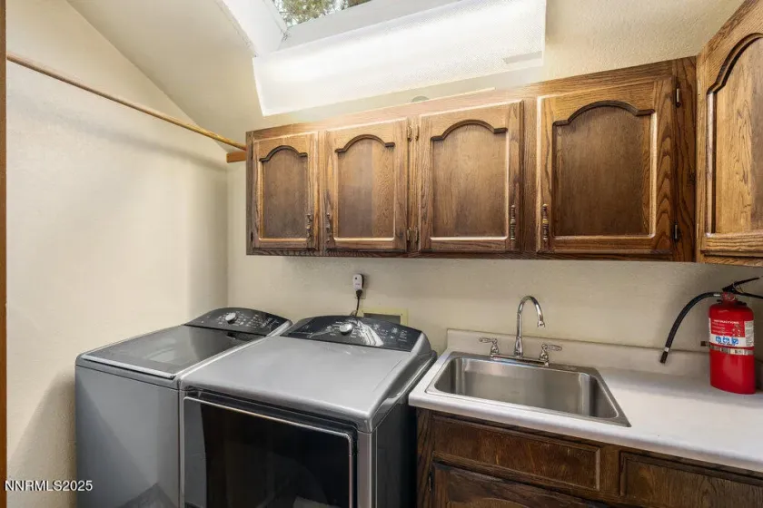 3355 Markridge, Reno, Nevada 89509, 4 Bedrooms Bedrooms, ,3 BathroomsBathrooms,Residential,Residential,Markridge,250057134