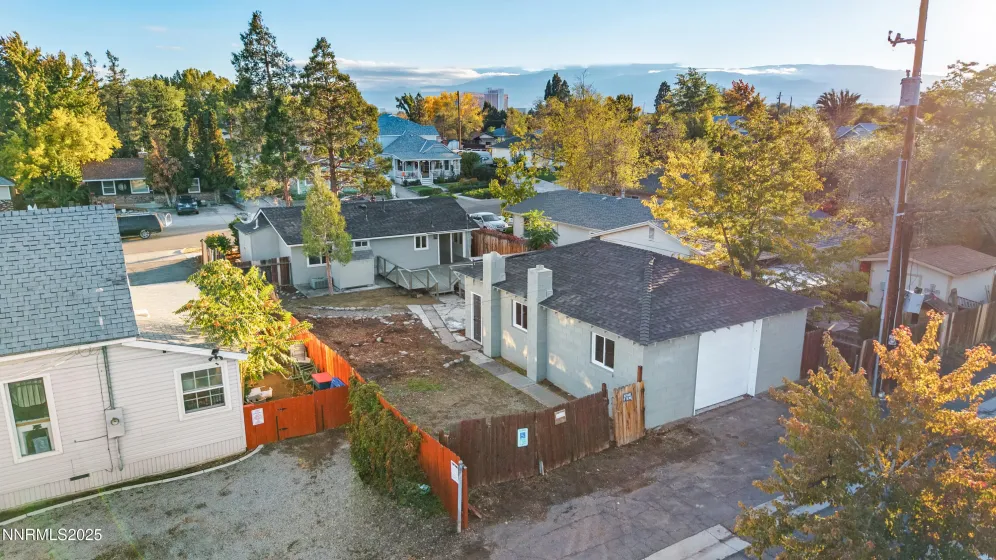 DETACHED 4 CAR GARAGE