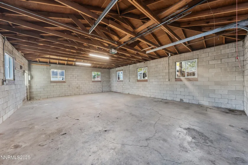 DETACHED 4 CAR GARAGE