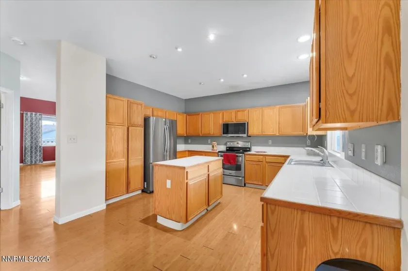 6631 Chula Vista, Sparks, Nevada 89436, 4 Bedrooms Bedrooms, ,3 BathroomsBathrooms,Residential,Residential,Chula Vista,250057158