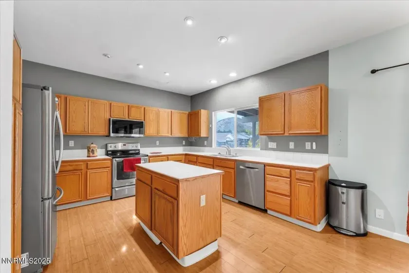6631 Chula Vista, Sparks, Nevada 89436, 4 Bedrooms Bedrooms, ,3 BathroomsBathrooms,Residential,Residential,Chula Vista,250057158