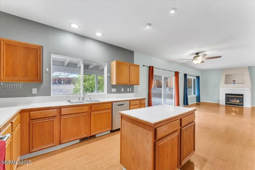 6631 Chula Vista, Sparks, Nevada 89436, 4 Bedrooms Bedrooms, ,3 BathroomsBathrooms,Residential,Residential,Chula Vista,250057158