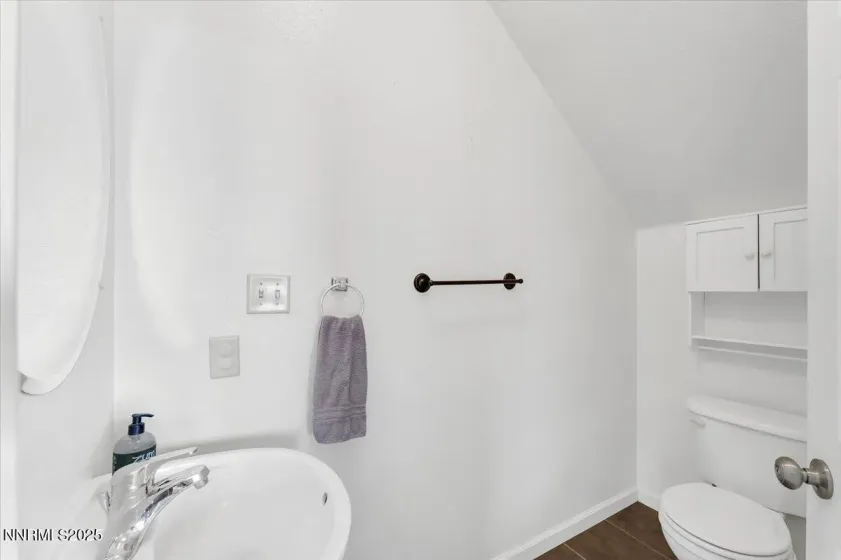 6631 Chula Vista, Sparks, Nevada 89436, 4 Bedrooms Bedrooms, ,3 BathroomsBathrooms,Residential,Residential,Chula Vista,250057158