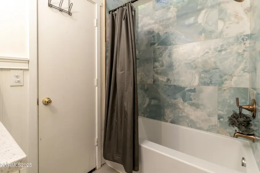 995 Beldon, Reno, Nevada 89503, 3 Bedrooms Bedrooms, ,1 BathroomBathrooms,Residential,Residential,Beldon,250057182