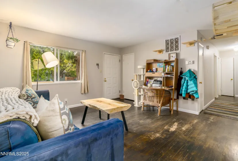 995 Beldon, Reno, Nevada 89503, 3 Bedrooms Bedrooms, ,1 BathroomBathrooms,Residential,Residential,Beldon,250057182
