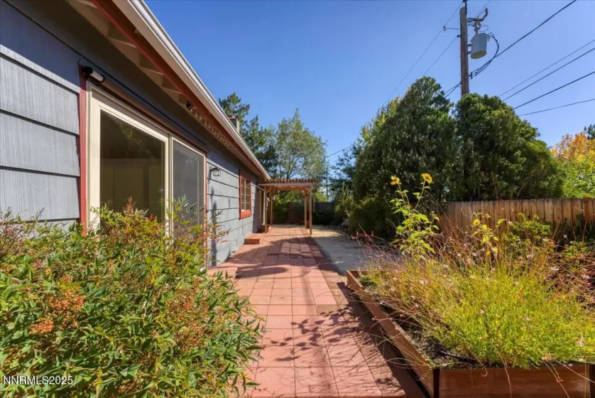 1835 Van Ness, Reno, Nevada 89503, 4 Bedrooms Bedrooms, ,2 BathroomsBathrooms,Residential,Residential,Van Ness,250057181