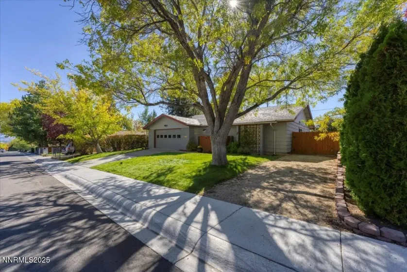 1835 Van Ness, Reno, Nevada 89503, 4 Bedrooms Bedrooms, ,2 BathroomsBathrooms,Residential,Residential,Van Ness,250057181