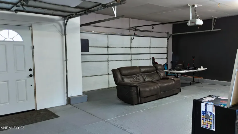 6667 April, Sparks, Nevada 89436, 3 Bedrooms Bedrooms, ,2 BathroomsBathrooms,Residential,Residential,April,250057198