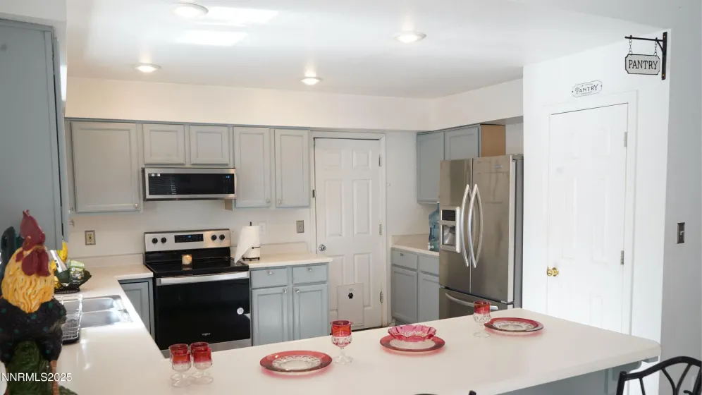 6667 April, Sparks, Nevada 89436, 3 Bedrooms Bedrooms, ,2 BathroomsBathrooms,Residential,Residential,April,250057198