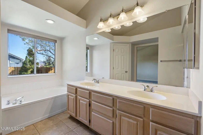 949 Wheatland, Reno, Nevada 89511, 3 Bedrooms Bedrooms, ,2 BathroomsBathrooms,Residential,Residential,Wheatland,250057187