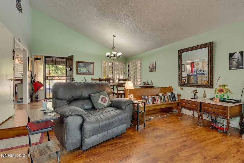 390 Riverview, Reno, Nevada 89509, 3 Bedrooms Bedrooms, ,2 BathroomsBathrooms,Residential,Residential,Riverview,250057213