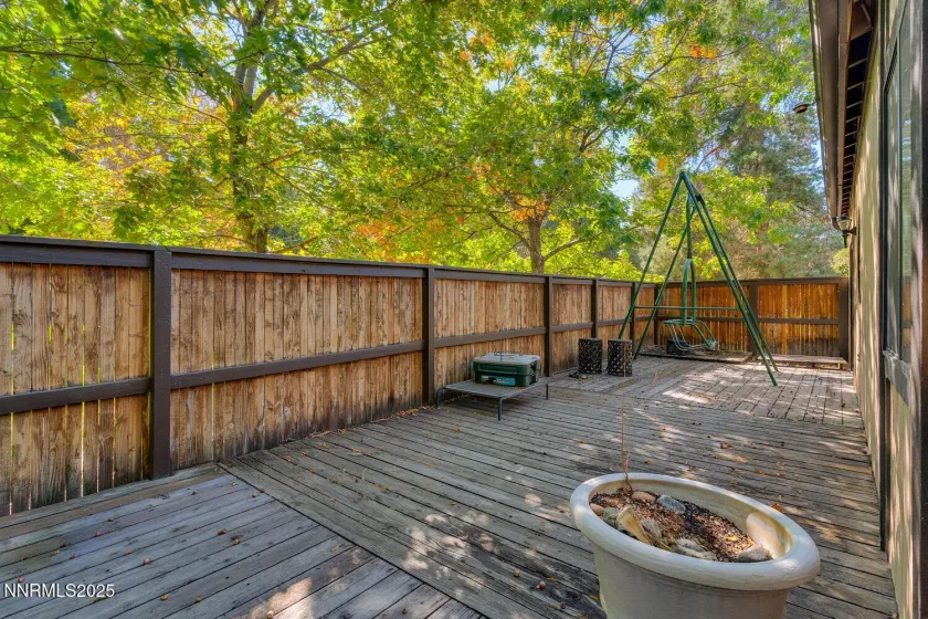 390 Riverview, Reno, Nevada 89509, 3 Bedrooms Bedrooms, ,2 BathroomsBathrooms,Residential,Residential,Riverview,250057213