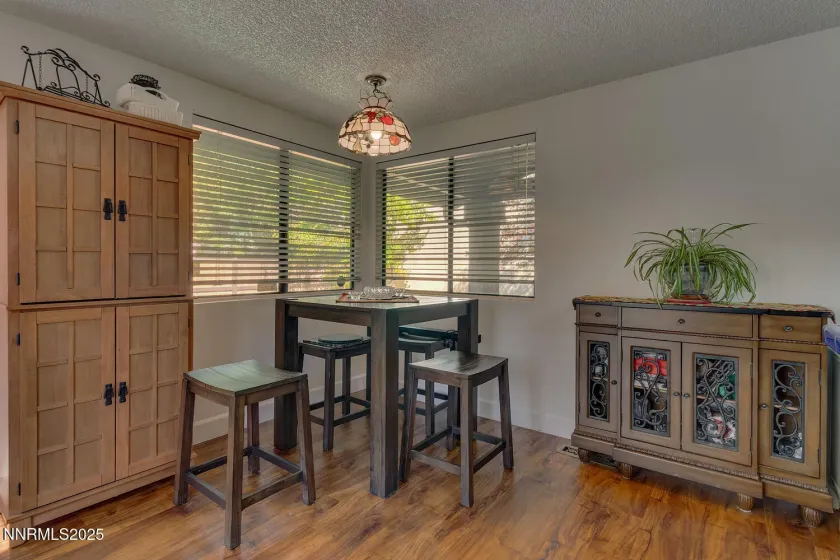 390 Riverview, Reno, Nevada 89509, 3 Bedrooms Bedrooms, ,2 BathroomsBathrooms,Residential,Residential,Riverview,250057213