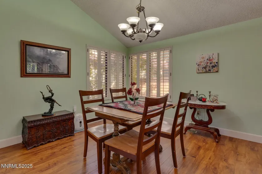 390 Riverview, Reno, Nevada 89509, 3 Bedrooms Bedrooms, ,2 BathroomsBathrooms,Residential,Residential,Riverview,250057213