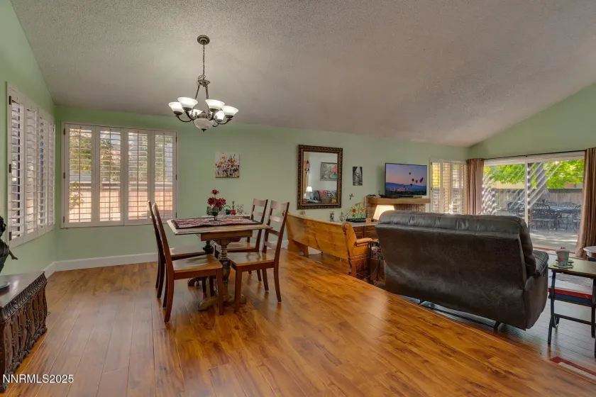 390 Riverview, Reno, Nevada 89509, 3 Bedrooms Bedrooms, ,2 BathroomsBathrooms,Residential,Residential,Riverview,250057213