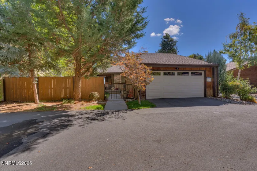 390 Riverview, Reno, Nevada 89509, 3 Bedrooms Bedrooms, ,2 BathroomsBathrooms,Residential,Residential,Riverview,250057213