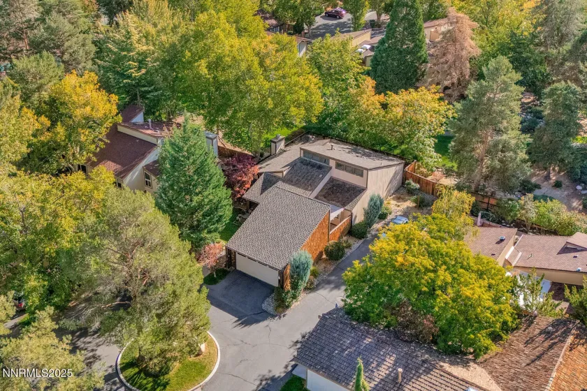 390 Riverview, Reno, Nevada 89509, 3 Bedrooms Bedrooms, ,2 BathroomsBathrooms,Residential,Residential,Riverview,250057213