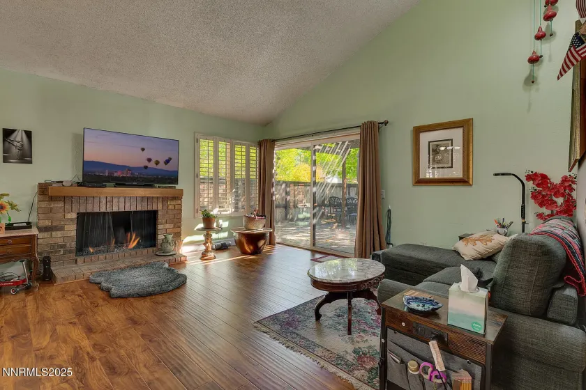 390 Riverview, Reno, Nevada 89509, 3 Bedrooms Bedrooms, ,2 BathroomsBathrooms,Residential,Residential,Riverview,250057213