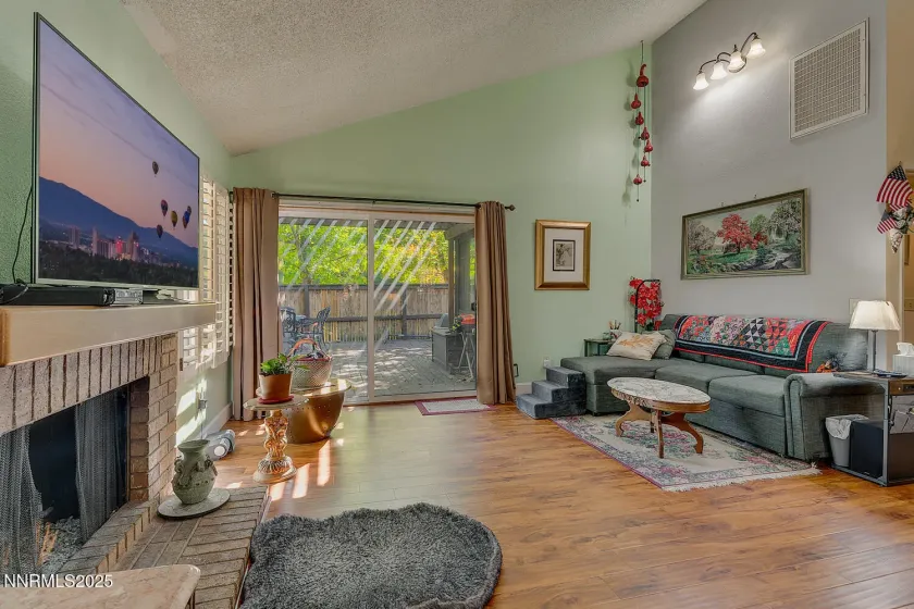 390 Riverview, Reno, Nevada 89509, 3 Bedrooms Bedrooms, ,2 BathroomsBathrooms,Residential,Residential,Riverview,250057213