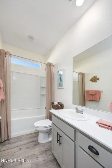 775 Karry, Fallon, Nevada 89406, 3 Bedrooms Bedrooms, ,2 BathroomsBathrooms,Residential,Residential,Karry,250057215