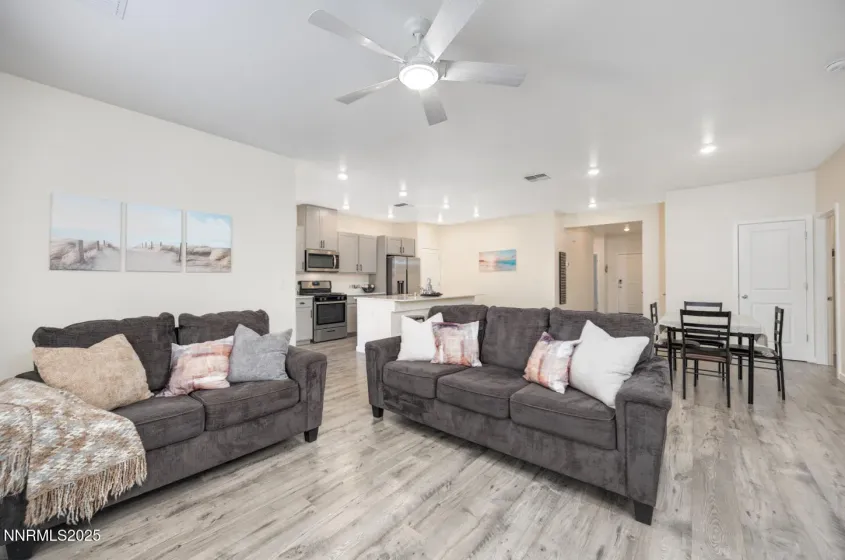 775 Karry, Fallon, Nevada 89406, 3 Bedrooms Bedrooms, ,2 BathroomsBathrooms,Residential,Residential,Karry,250057215