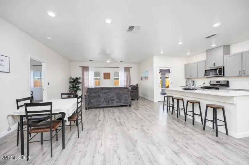 775 Karry, Fallon, Nevada 89406, 3 Bedrooms Bedrooms, ,2 BathroomsBathrooms,Residential,Residential,Karry,250057215
