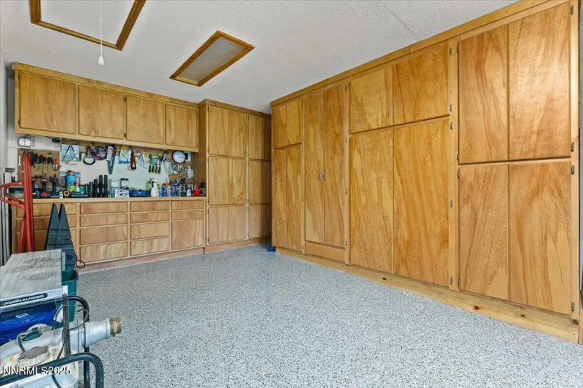 16400 Logan Meadow, Reno, Nevada 89511, 3 Bedrooms Bedrooms, ,3 BathroomsBathrooms,Residential,Residential,Logan Meadow,250054773