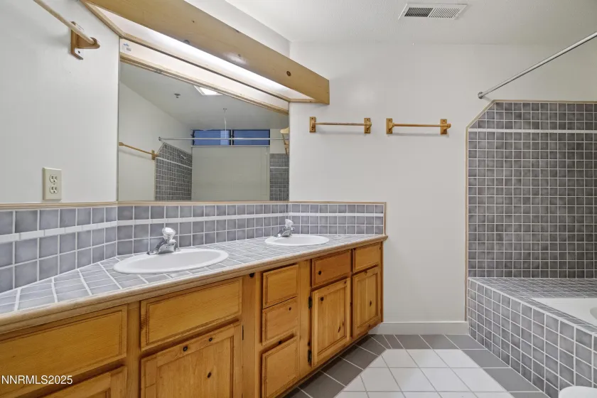 997 Aspen Grove, Minden, Nevada 89423, 2 Bedrooms Bedrooms, ,2 BathroomsBathrooms,Residential,Residential,Aspen Grove,250057216