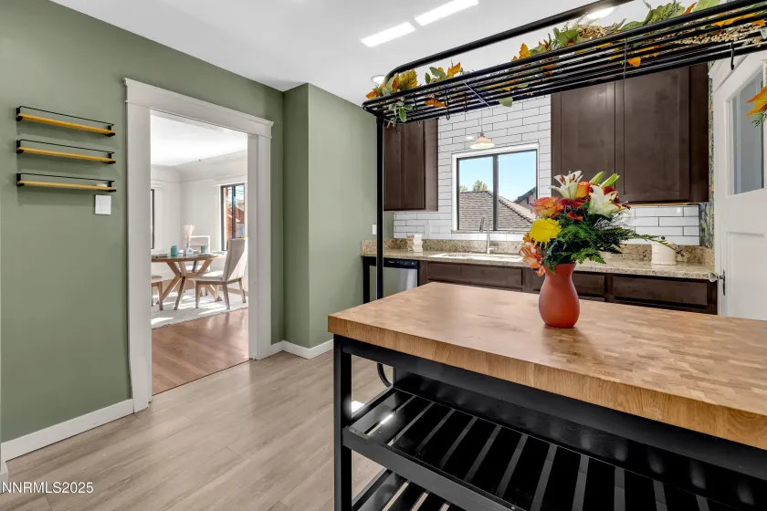 423 Wheeler, Reno, Nevada 89502, 2 Bedrooms Bedrooms, ,1 BathroomBathrooms,Residential,Residential,Wheeler,250057218