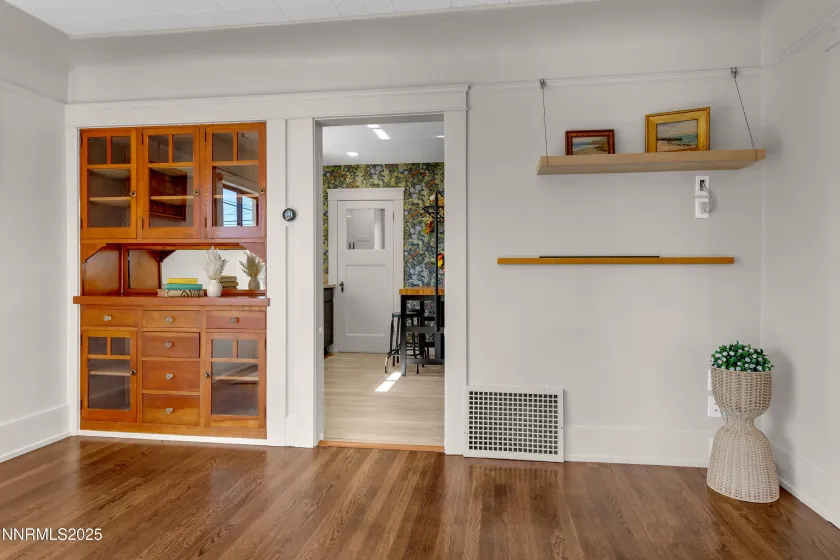 423 Wheeler, Reno, Nevada 89502, 2 Bedrooms Bedrooms, ,1 BathroomBathrooms,Residential,Residential,Wheeler,250057218