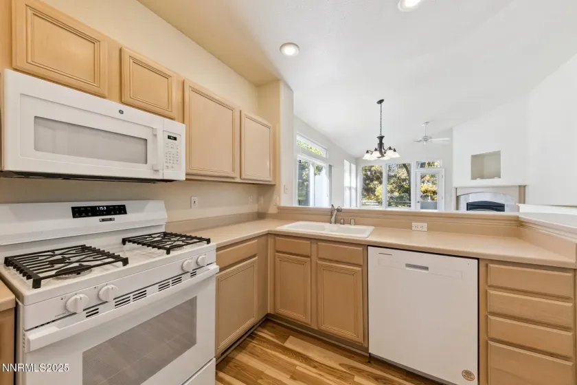 709 Caughlin, Reno, Nevada 89519, 3 Bedrooms Bedrooms, ,3 BathroomsBathrooms,Residential,Residential,Caughlin,250057220