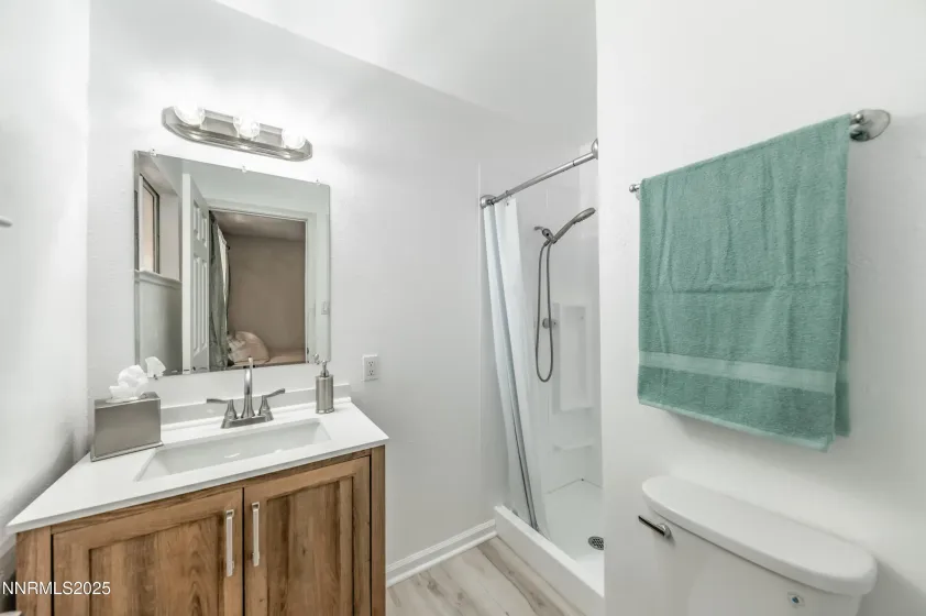 465 Lenwood Drive, Sparks, Nevada 89431, 3 Bedrooms Bedrooms, ,2 BathroomsBathrooms,Residential,Residential,Lenwood Drive,250054224